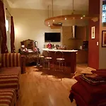 Unique Luxury Studio On Market Square