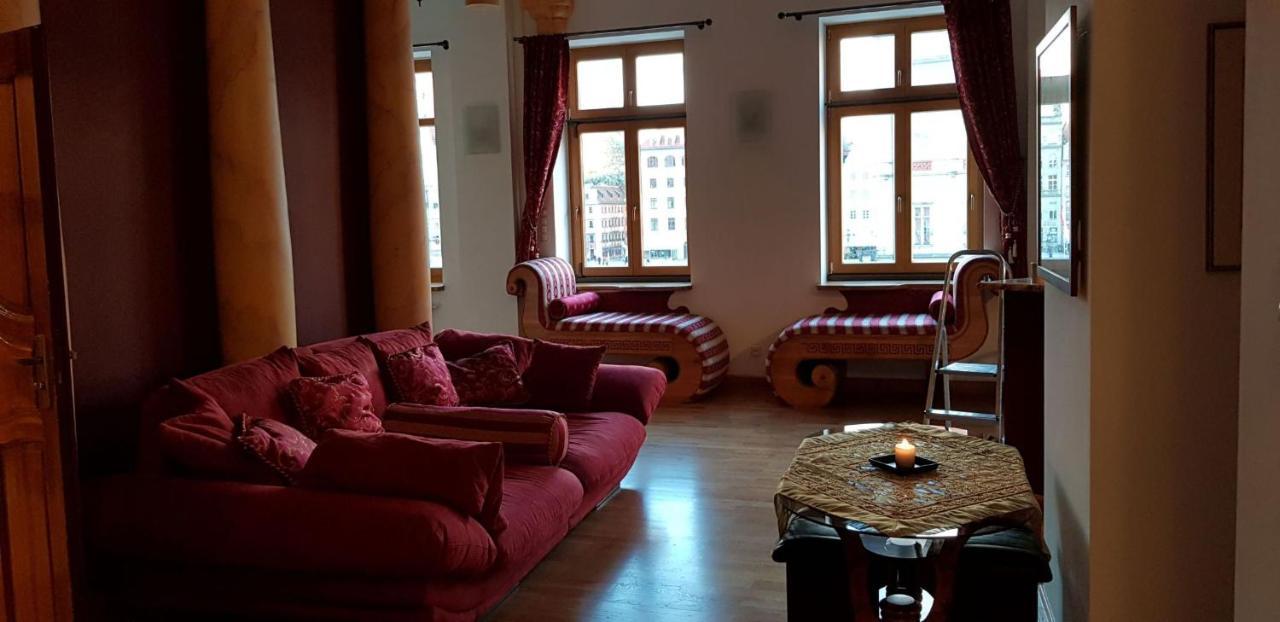 Unique Luxury Studio On Market Square